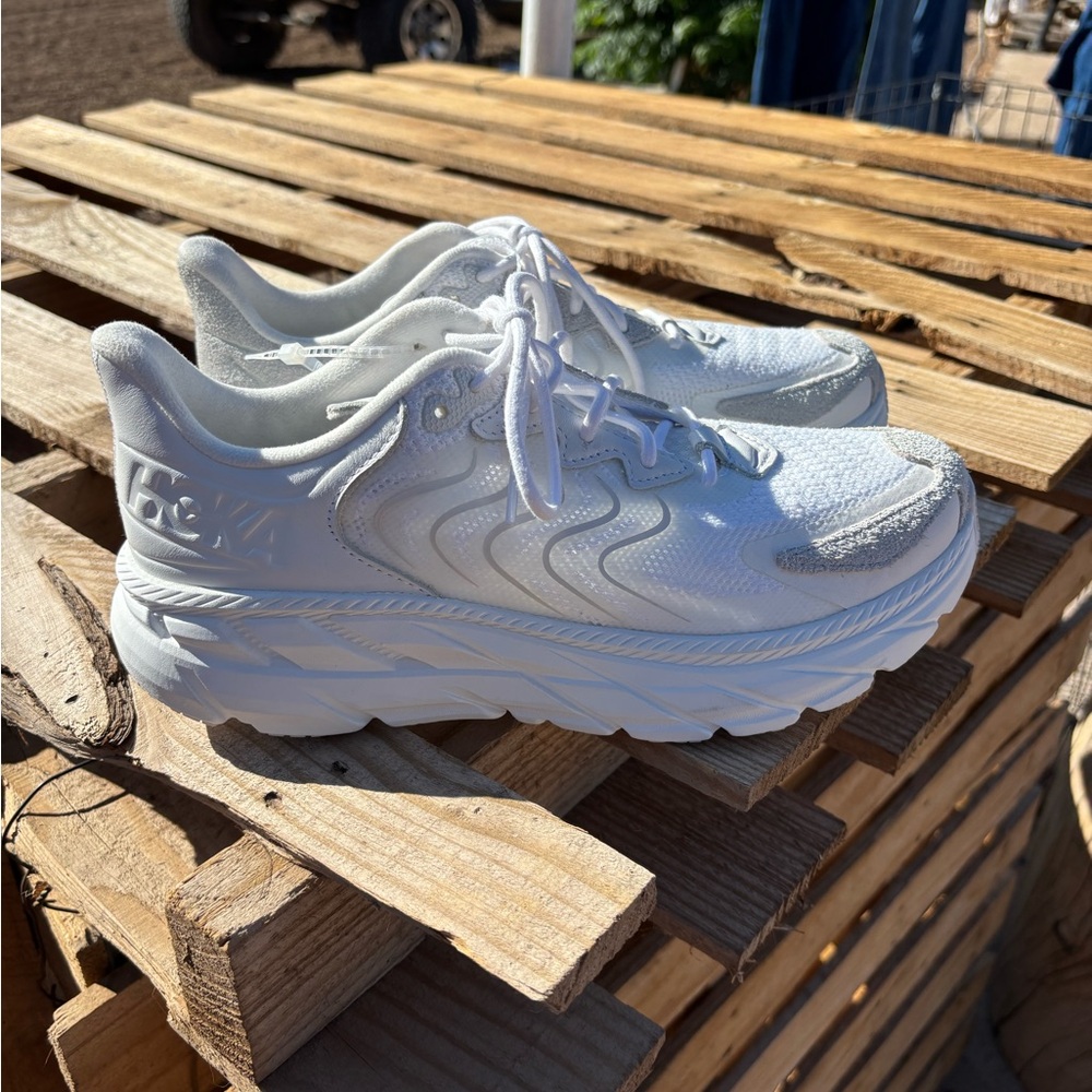 Hoka | One One - Picture 2 of 6